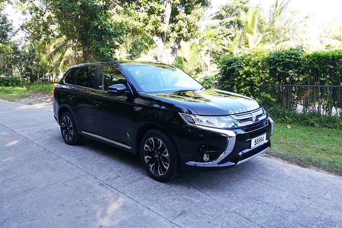 Chauffeur Driven - Meeting your chauffeur in Praslin