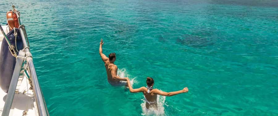 Glassbottom boat & Crystalkayak SteAnneMarinePark Snorkeling - First snorkeling stop among Seychelles reefs
