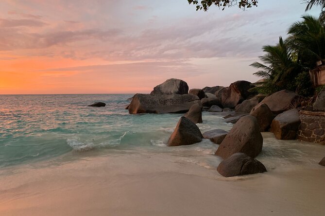 LGBTQIA, we look forward to seeing you | Island tour | Mahé | Seychelles - Anse Royale and the long south-east beach
