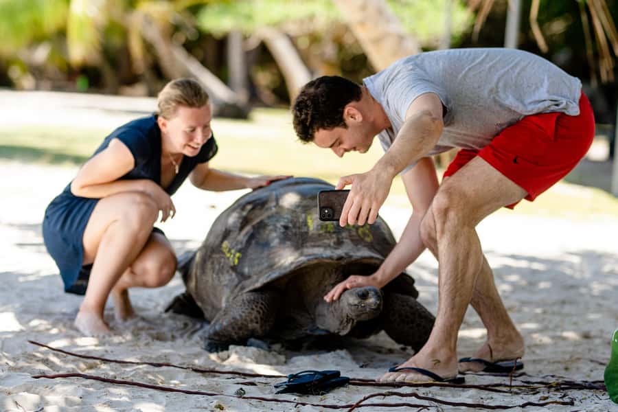 Praslin: Curieuse & St. Pierre Full-Day Boat Trip with Lunch - St. Pierre Is the Main Water Adventure