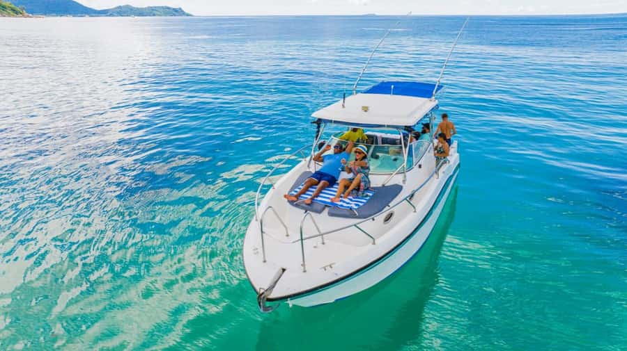 Praslin: Curieuse & St Pierre Island Day Trip with Barbecue - Guides make the difference
