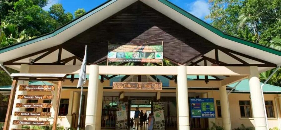 Praslin : Tour (Shared) - Why this Praslin route works well