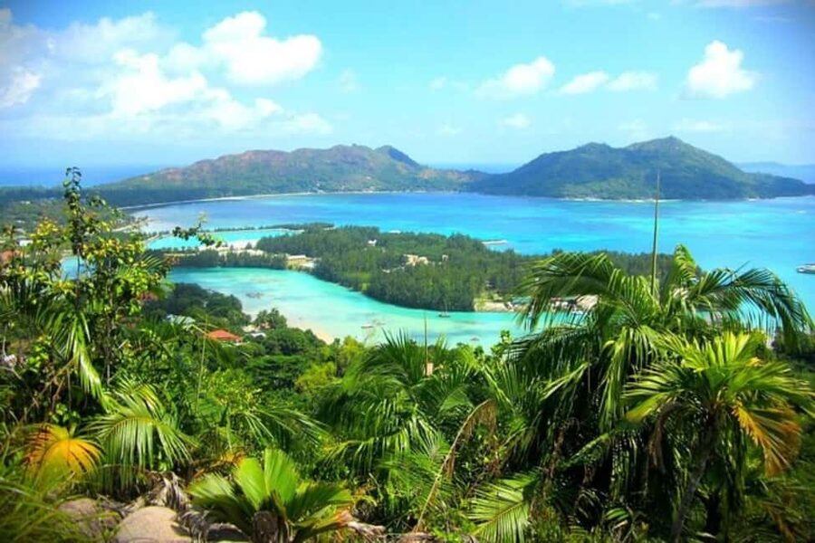 Praslin : Tour (Shared) - What the guide service may be like