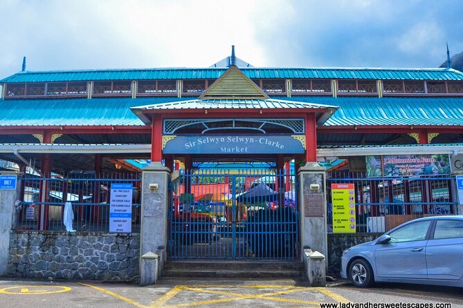 Private Mahe Island Full day Tour with Pickup - Botanical Gardens: a gentle start with giant tortoises
