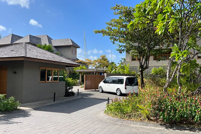 Private Transfer in Seychelles - Safety, Courtesy, and Communication