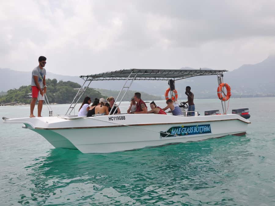 St. Anne Marine Park, Moyenne & Cerf Island Tour with Lunch - Who should book this island day