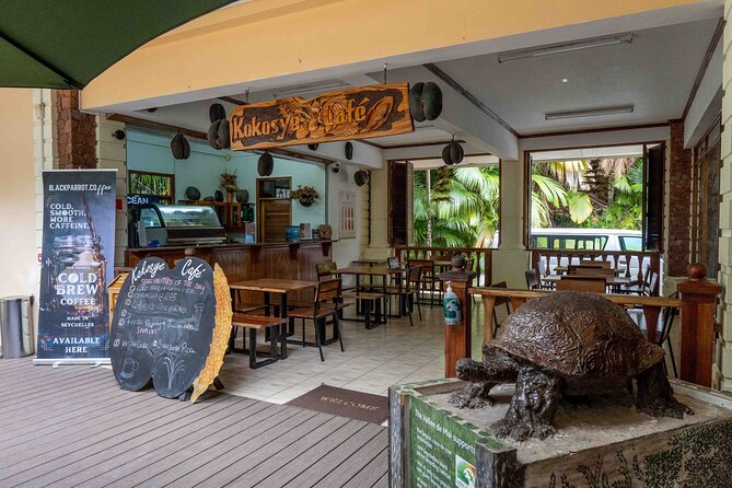 Vallee de Mai Tour (From Praslin) - Who will enjoy this outing most?