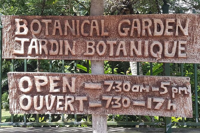 Victoria City Tour | Mahé, Seychelles | Private walking tour | - Adding the Botanical Garden and giant tortoises