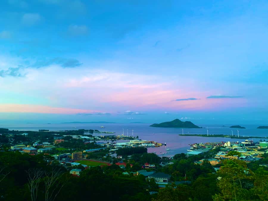 Victoria: Seychelles Mahe Island Tour - What the driver adds to the day